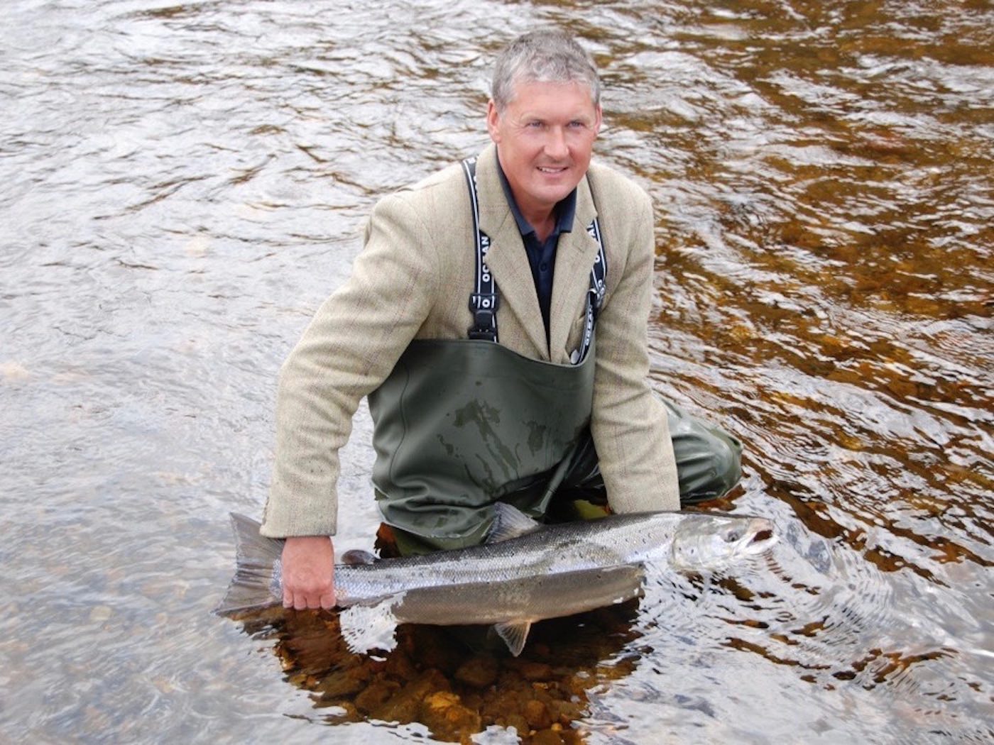This perfect 20lbs salmon was caught at the Kindallachan Pool neck on the Lower Kinnaird salmon beat during June while working as a salmon guide. I had my lucky Tweed jacket on that day which has been a magnet for salmon for decades on the Tay. Perfect salmon encounters like this stay in your memory banks for life even though a more accurate account of the capture lives on Youtube! My Tweed jacket and my Ocean chest waders are never too far away when I'm near a salmon river.