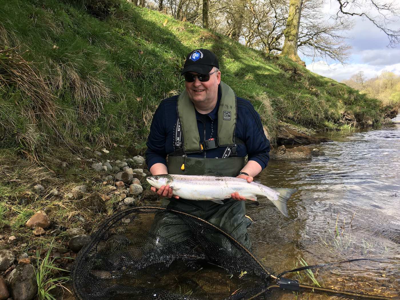 This brand new salmon fishing vacation guest came down from Aberdeen to learn how to salmon fish and within an hour or two he had also learned how to play and land a salmon. This fine salmon capture was achieved in April on the River Tay close to the Tummel/Tay confluence which is a great Spring salmon fishing area near Dunkeld.